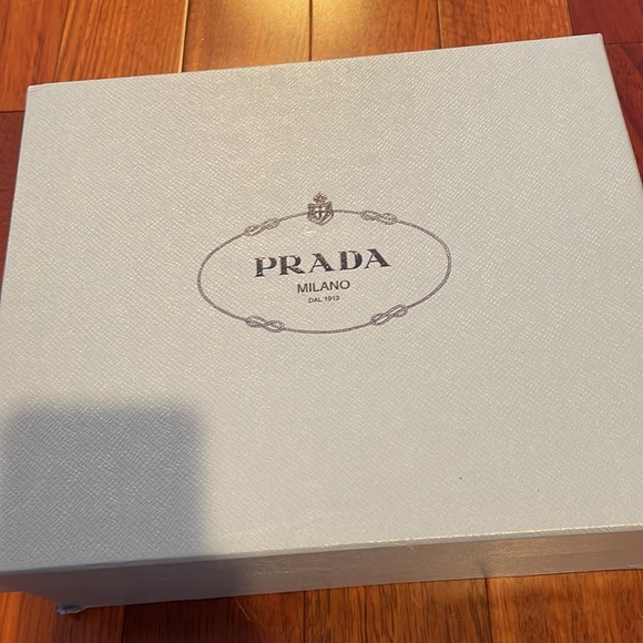 Prada silver sandals size 36 - like new condition - Picture 7 of 8